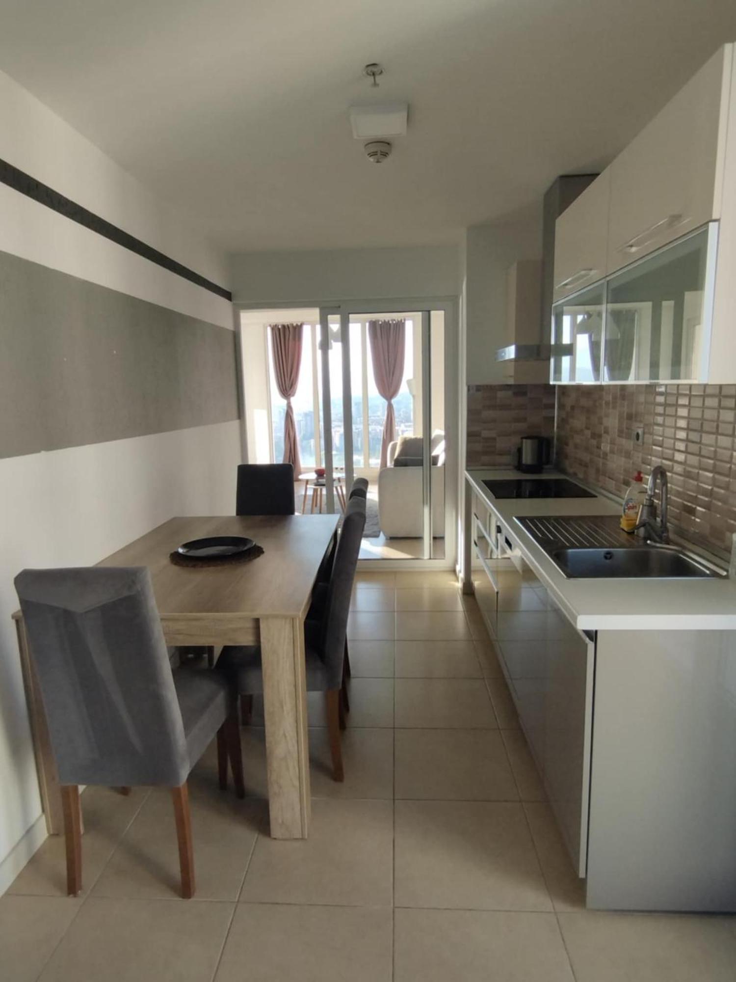 Skopje Sky City 19Th Floor Twin & 12Th Floor & 25Th & 33 Floor Apartments & With Pool & Spa & Gym & Parking Included In Price المظهر الخارجي الصورة