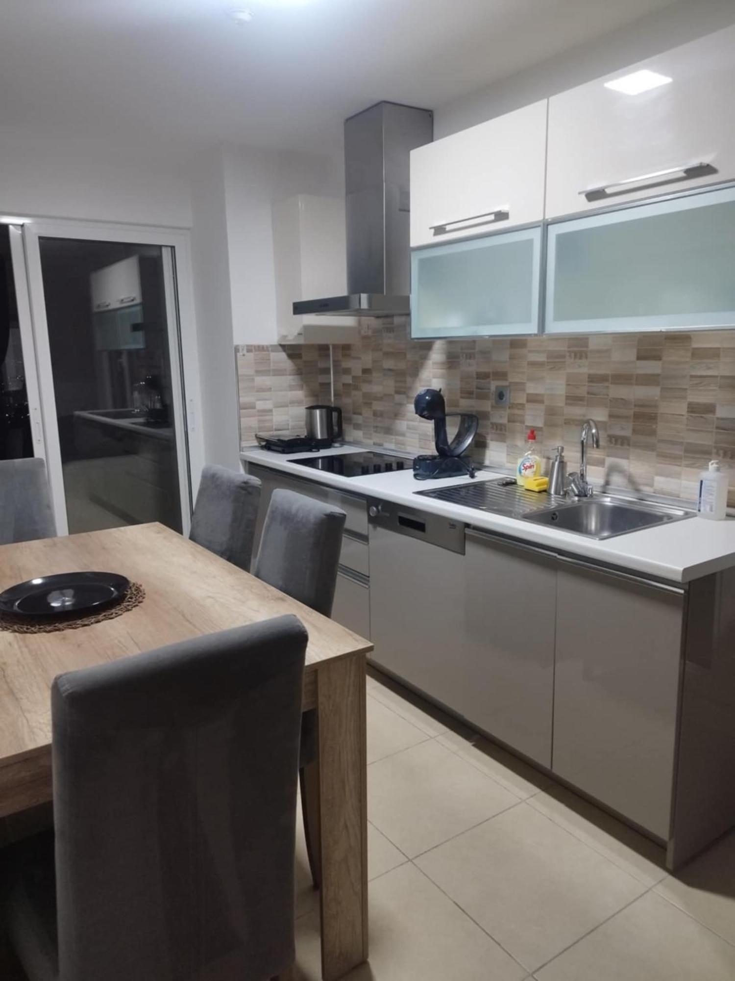 Skopje Sky City 19Th Floor Twin & 12Th Floor & 25Th & 33 Floor Apartments & With Pool & Spa & Gym & Parking Included In Price المظهر الخارجي الصورة